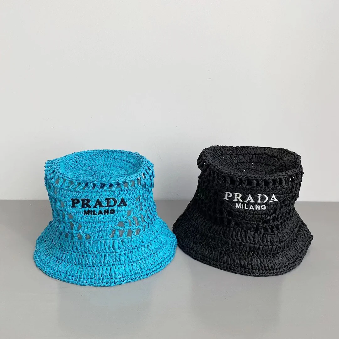 Новинка сезона весна/лето 2023 от Prada - Ажурная рыбацкая шляпа - Синяя