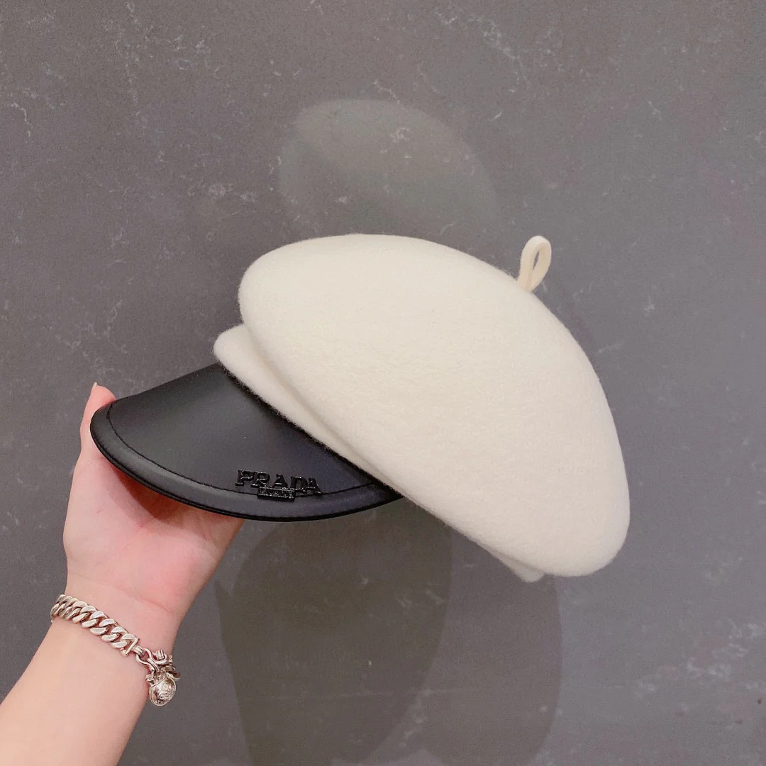 Prada - Шерстяная военная кепка с плоским верхом - Белая