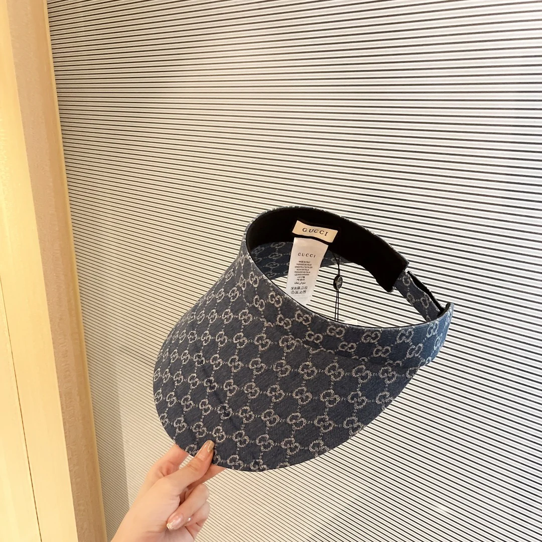 Кепка-козырек с монограммой Gucci