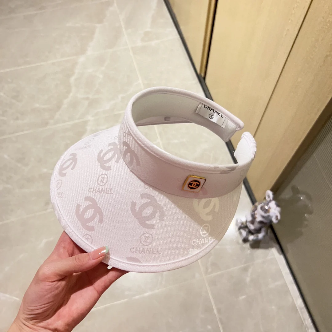 Новинка Chanel весна/лето 2023 - Открытый жилет - Солнцезащитная шляпа - Белый