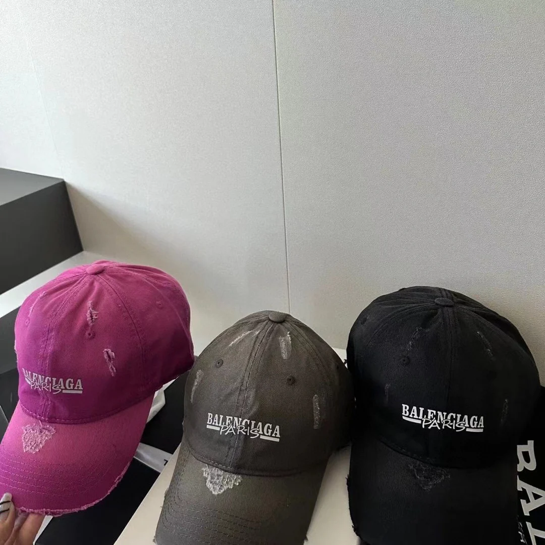 Balenciaga - Рваная бейсболка - Черная