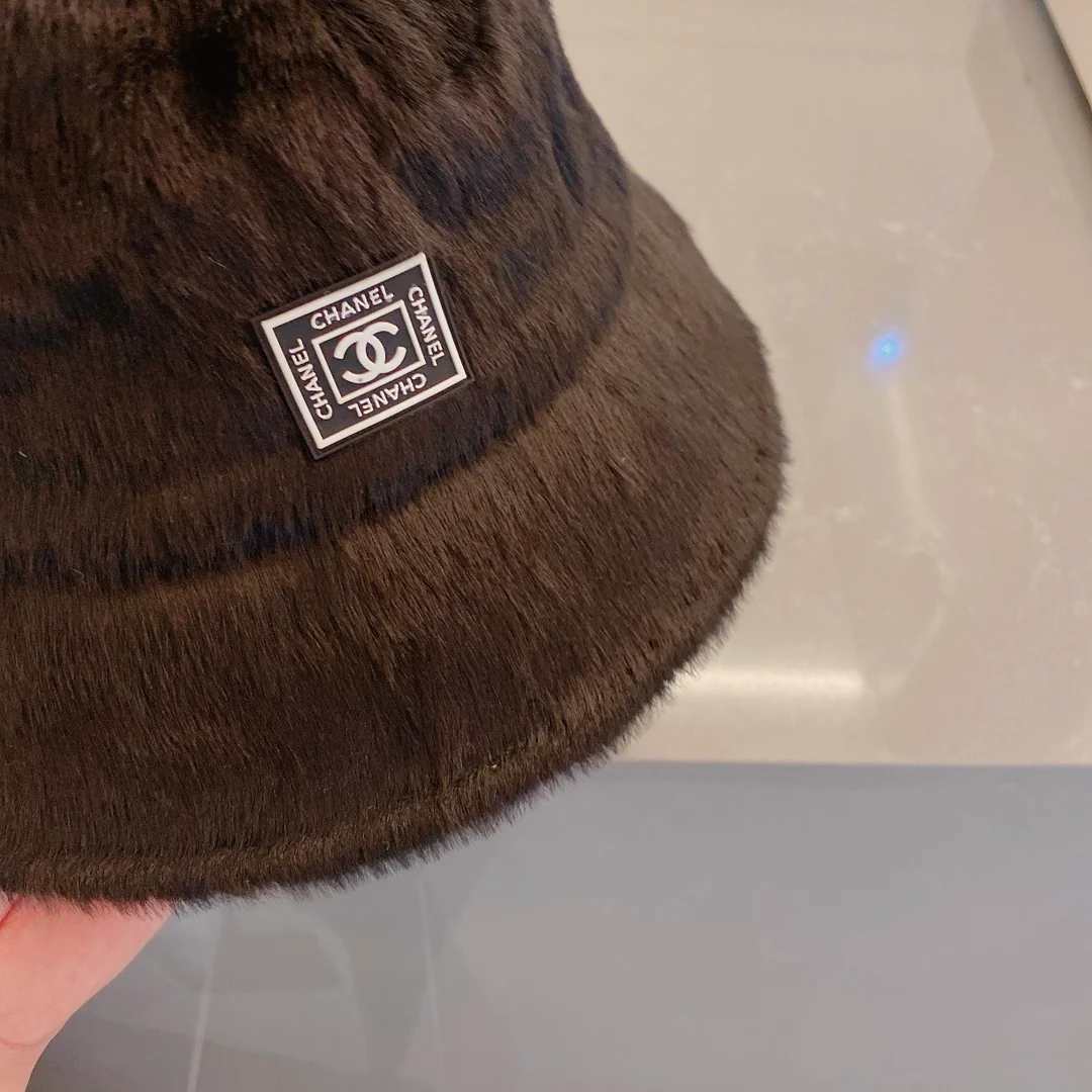 Chanel - Рыбацкая шляпа из кроличьего меха - Черная