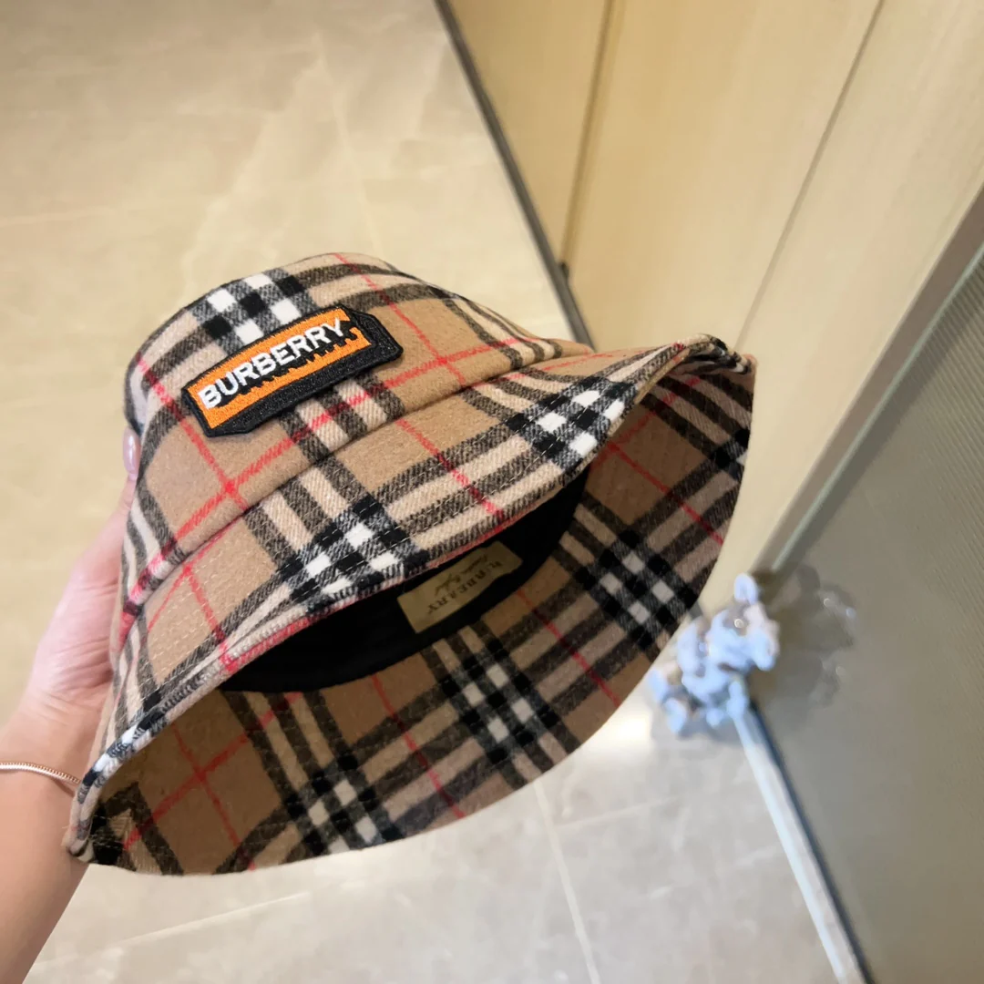 Новая кашемировая панама в клетку от Burberry, 2023 год, оранжевая.