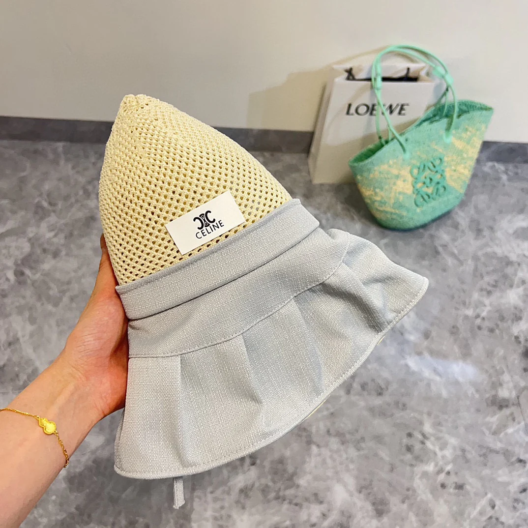 Панама Celine с широкими полями, выполненная в стиле пэчворк, коллекция весна/лето 2024, серая.