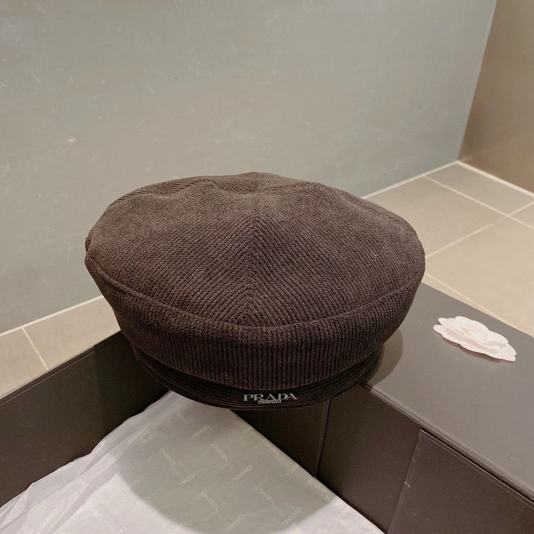 Берет Prada из вельвета - черный - 1