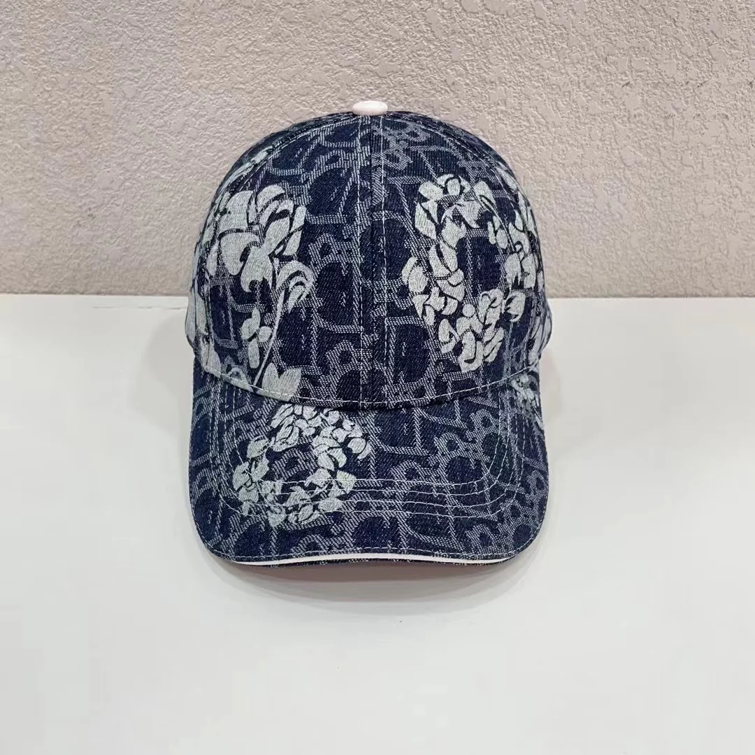 Dior - Новая бейсболка с монограммой