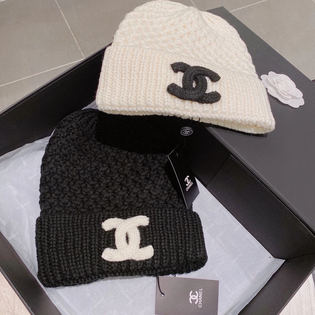 Chanel - Шерстяная вязаная шапка - Белая