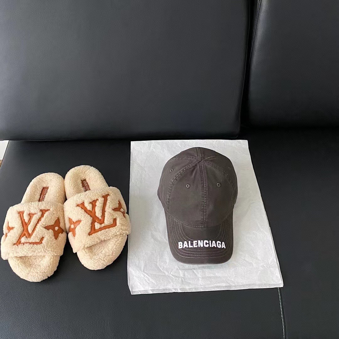 Бейсболка Balenciaga с вышивкой - Железно-серый