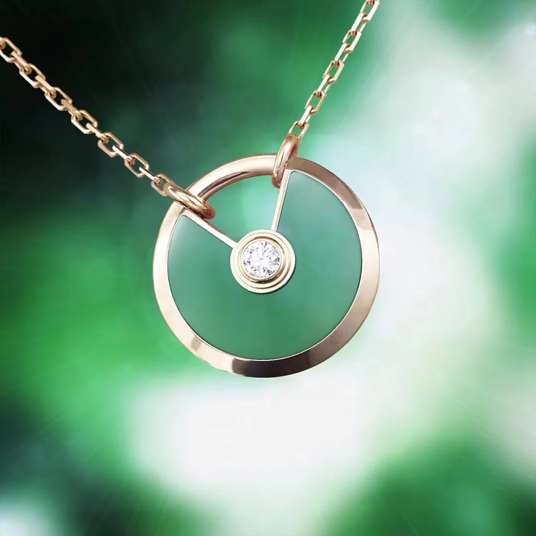 Колье Cartier-Amulette