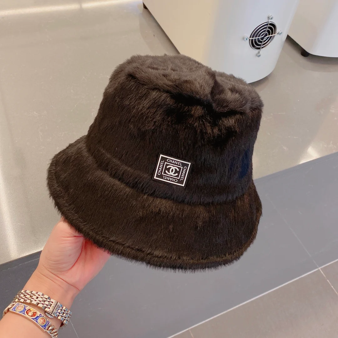 Chanel - Рыбацкая шляпа из кроличьего меха - Черная