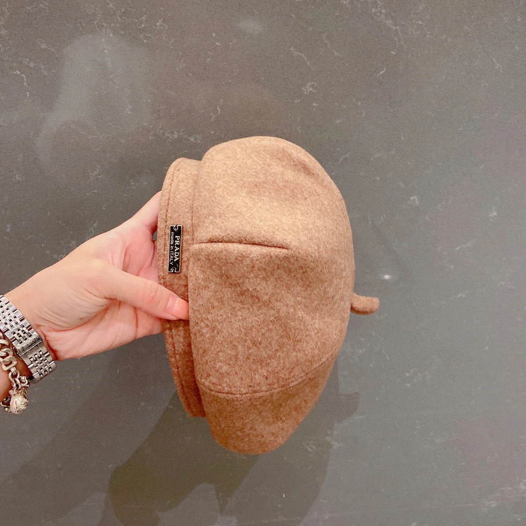 Шерстяной берет Prada, абрикосовый, 1