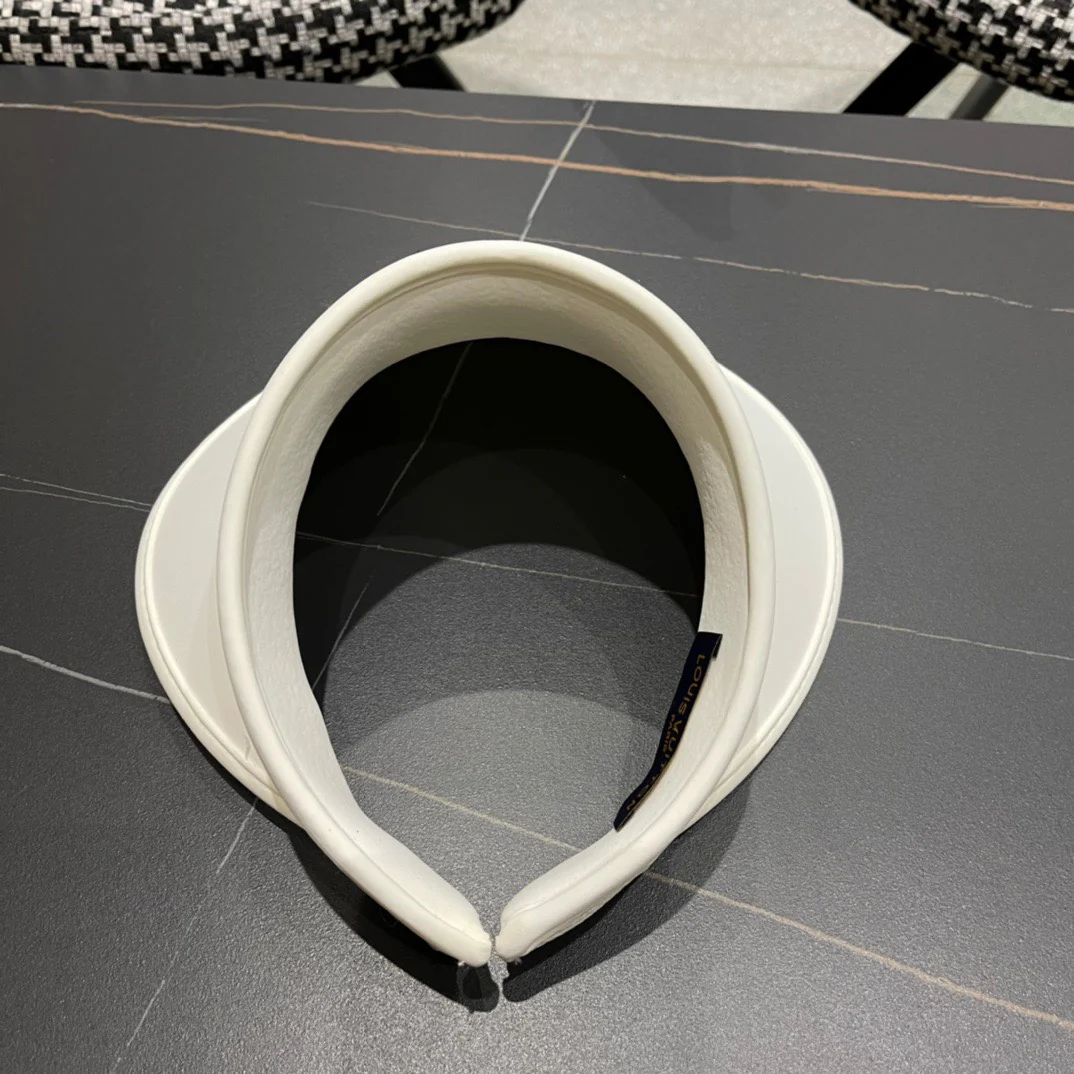 Новинка LV 2024 — Однотонная солнцезащитная шляпа — Белая