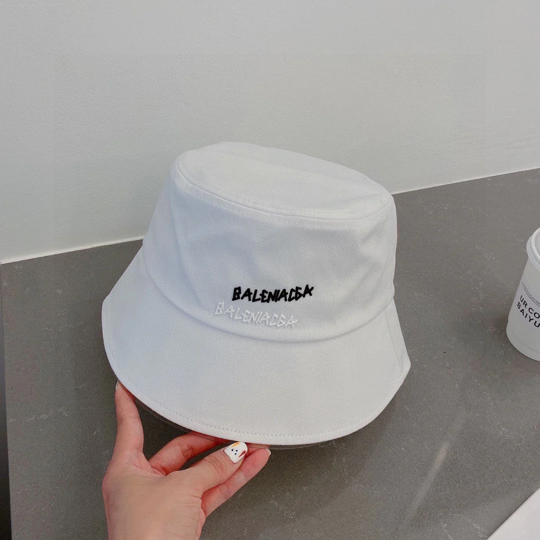 Balenciaga - Новинки весна/лето 2022 - Рыбацкая шляпа - 1