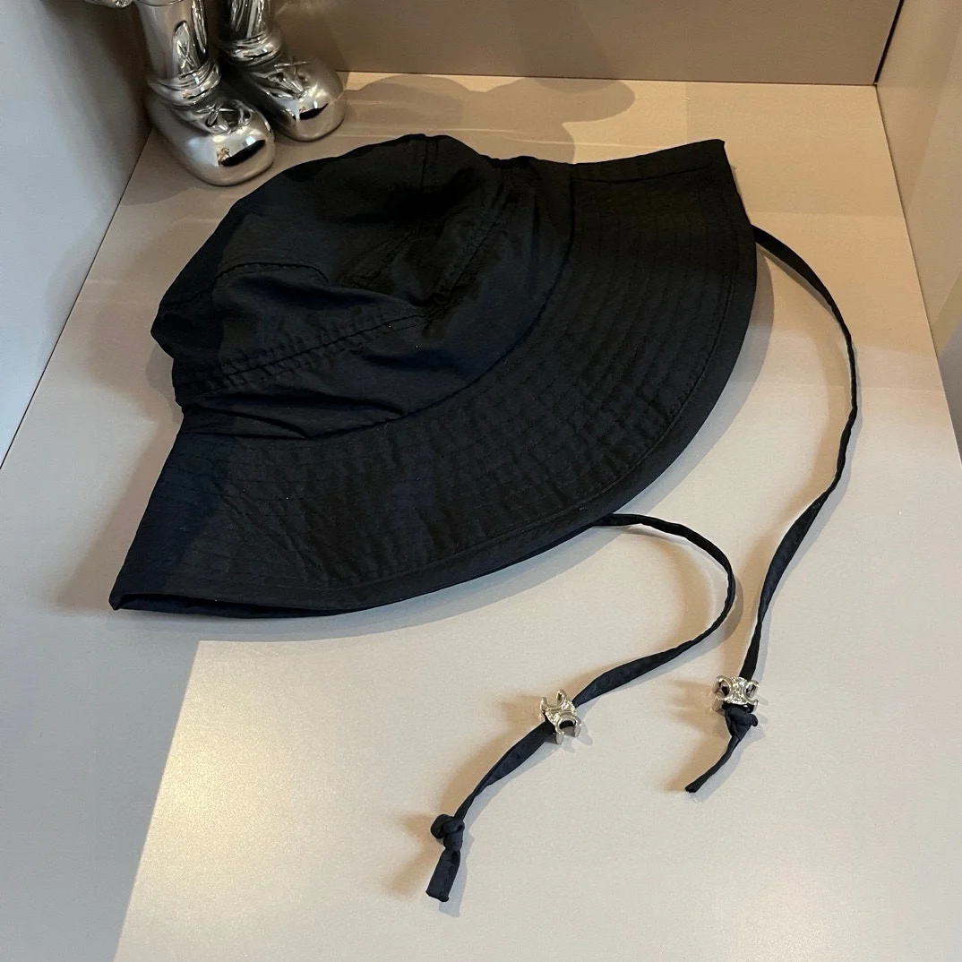 Солнцезащитная шляпа Celine с отворотом - черная