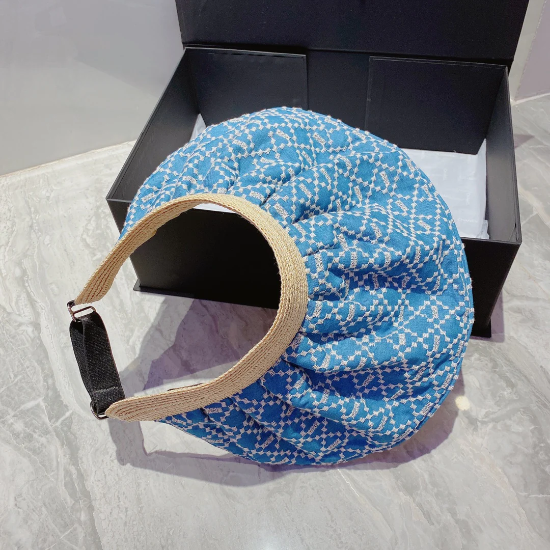 Chanel - Солнцезащитная шляпа из джинсовой ткани - 1