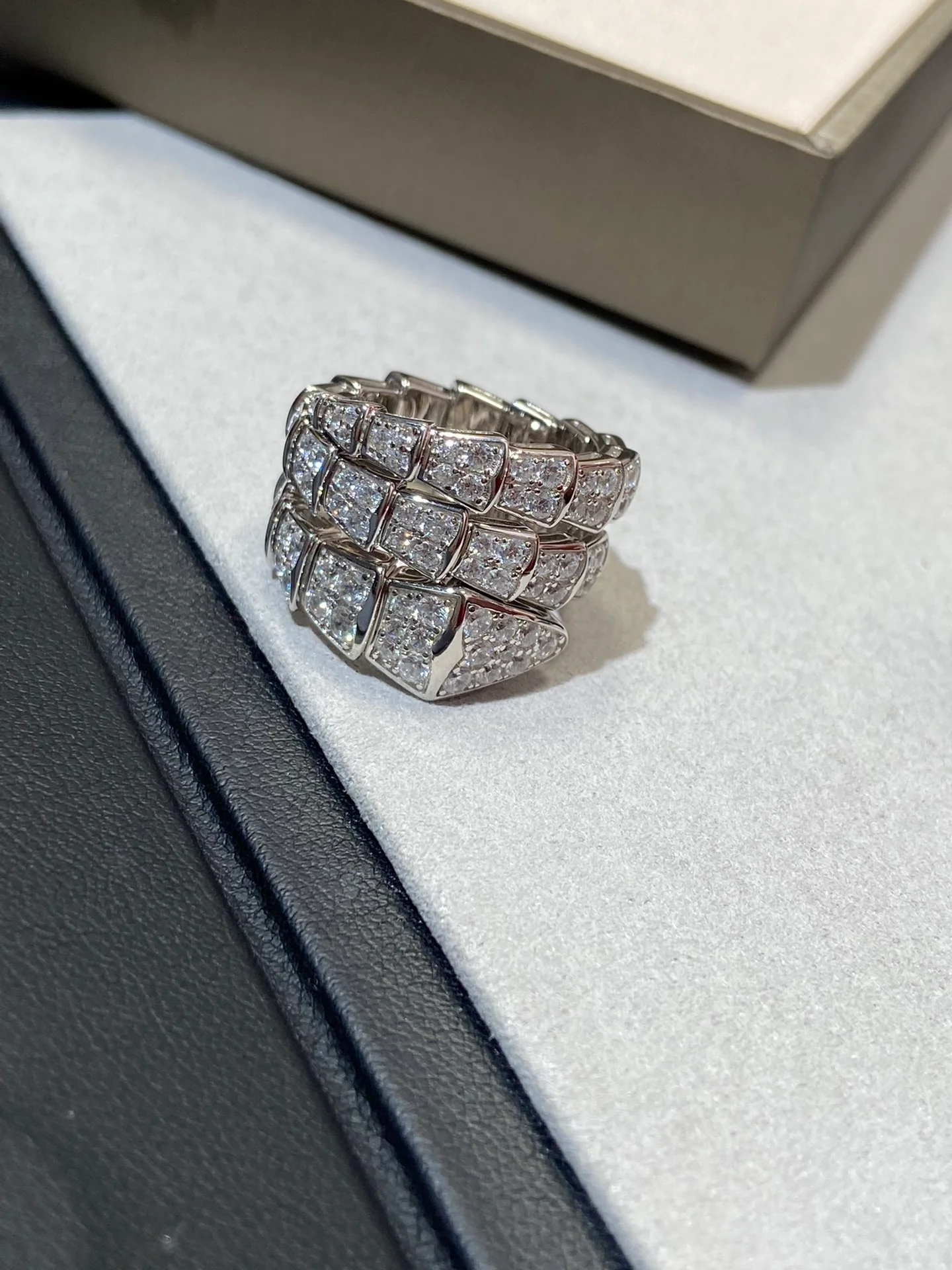 Кольцо Bvlgari 022