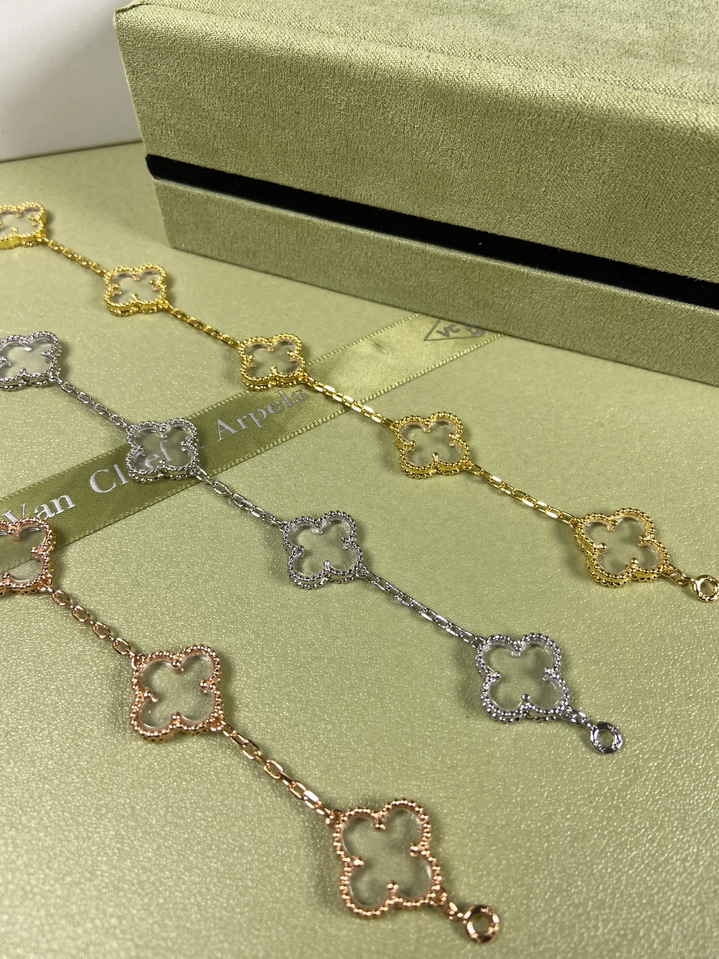 Van Vek - Браслет 043