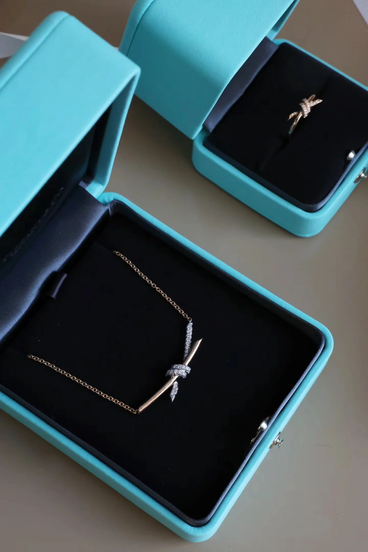 Колье Tiffany 104