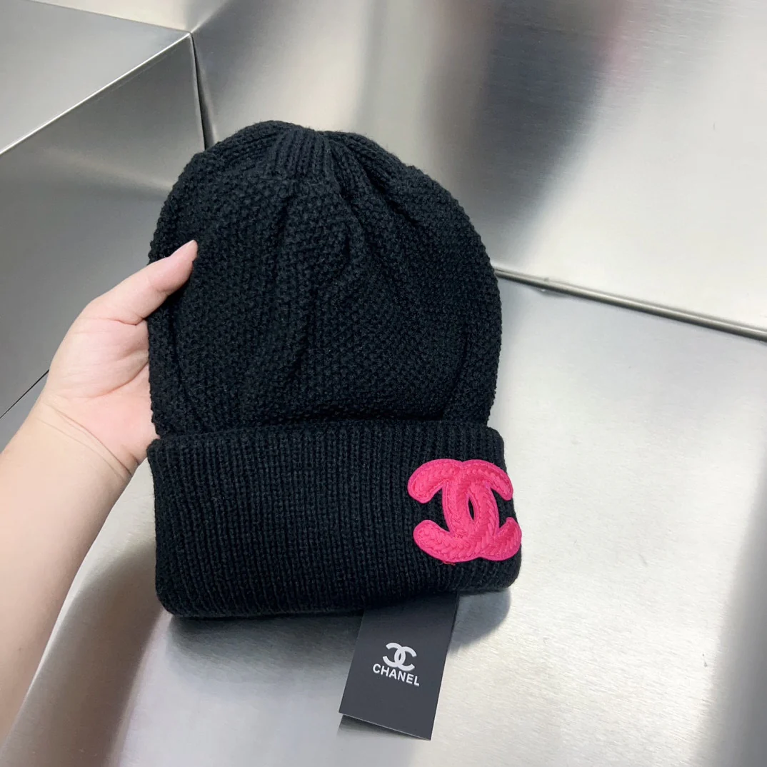 Chanel - Универсальная вязаная шапка с двойной буквой С