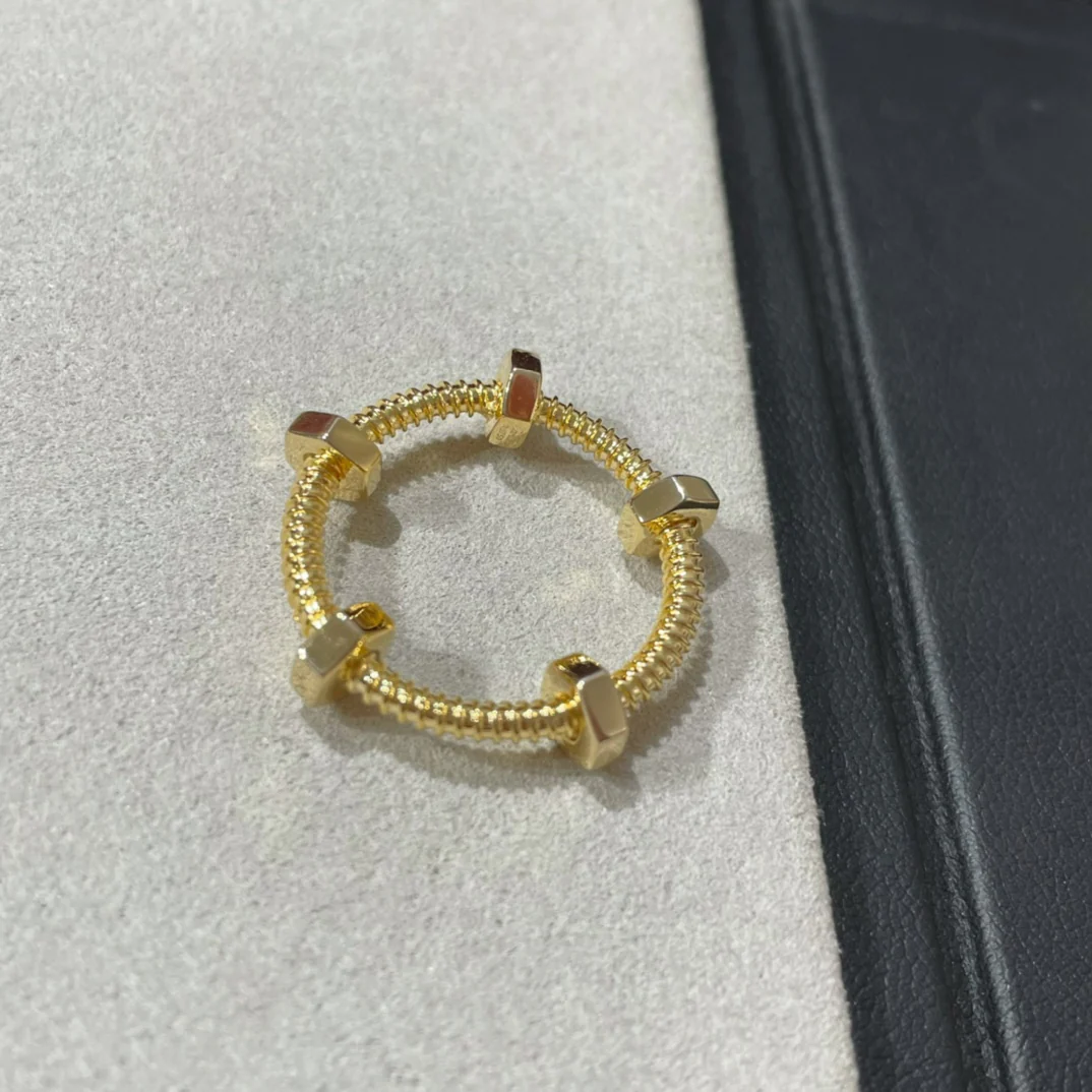 Кольцо Cartier 010