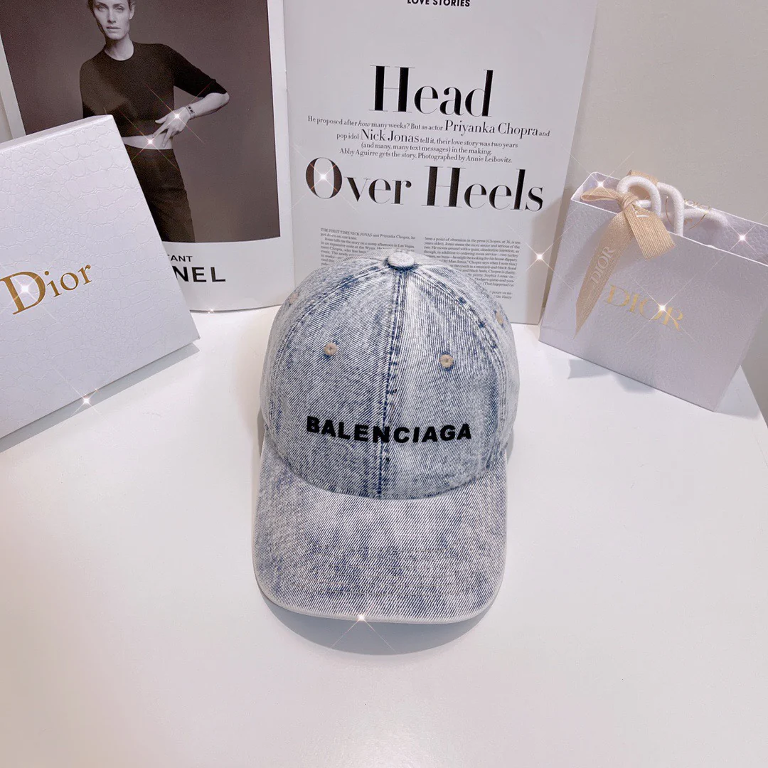 Balenciaga - Бейсболка из выстиранного денима - 1