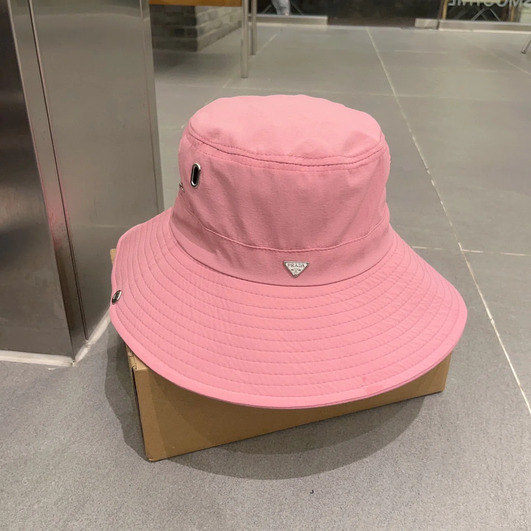 Новинка сезона весна/лето 2023 от Prada - Широкополая панама - Розовая