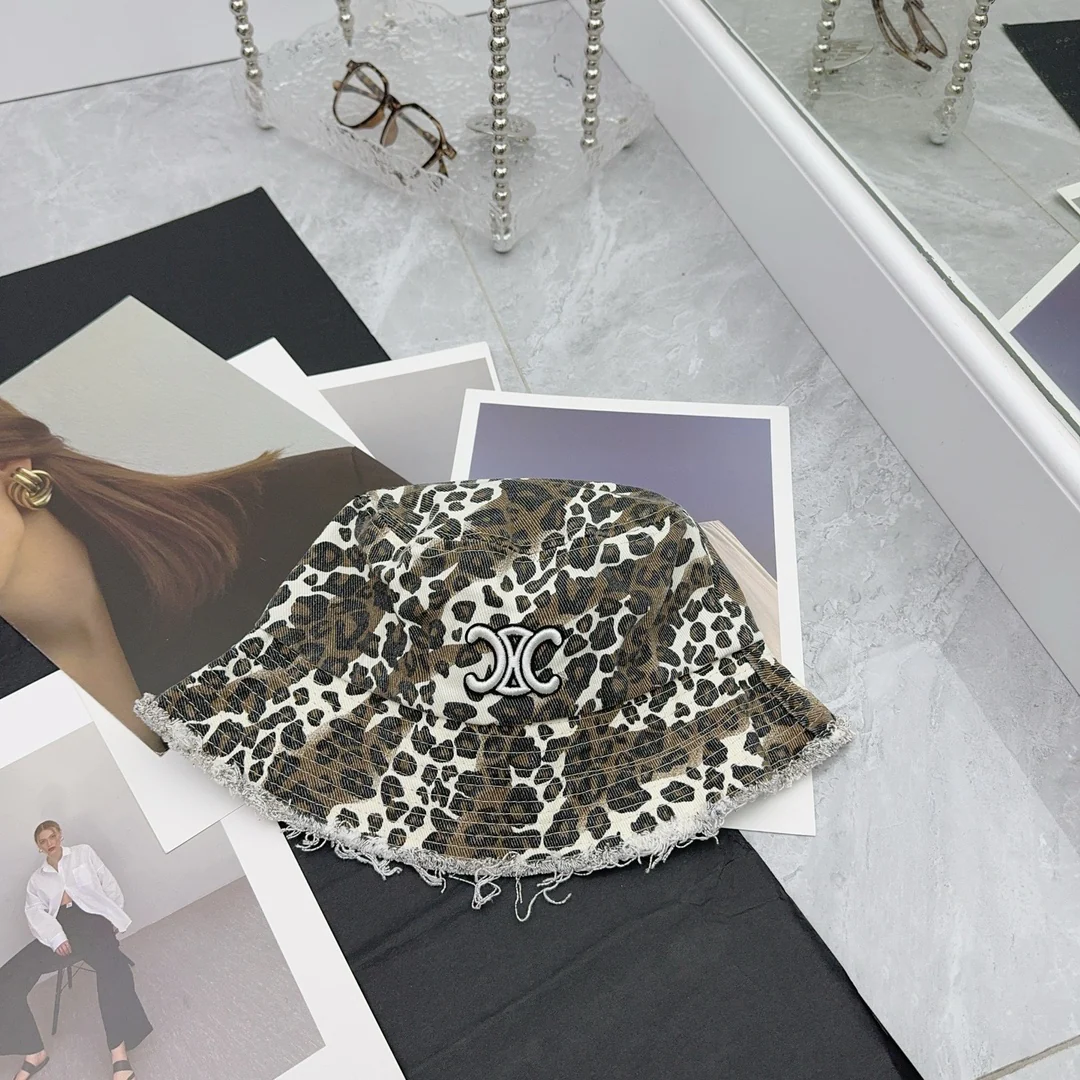 Панама Celine с леопардовым принтом