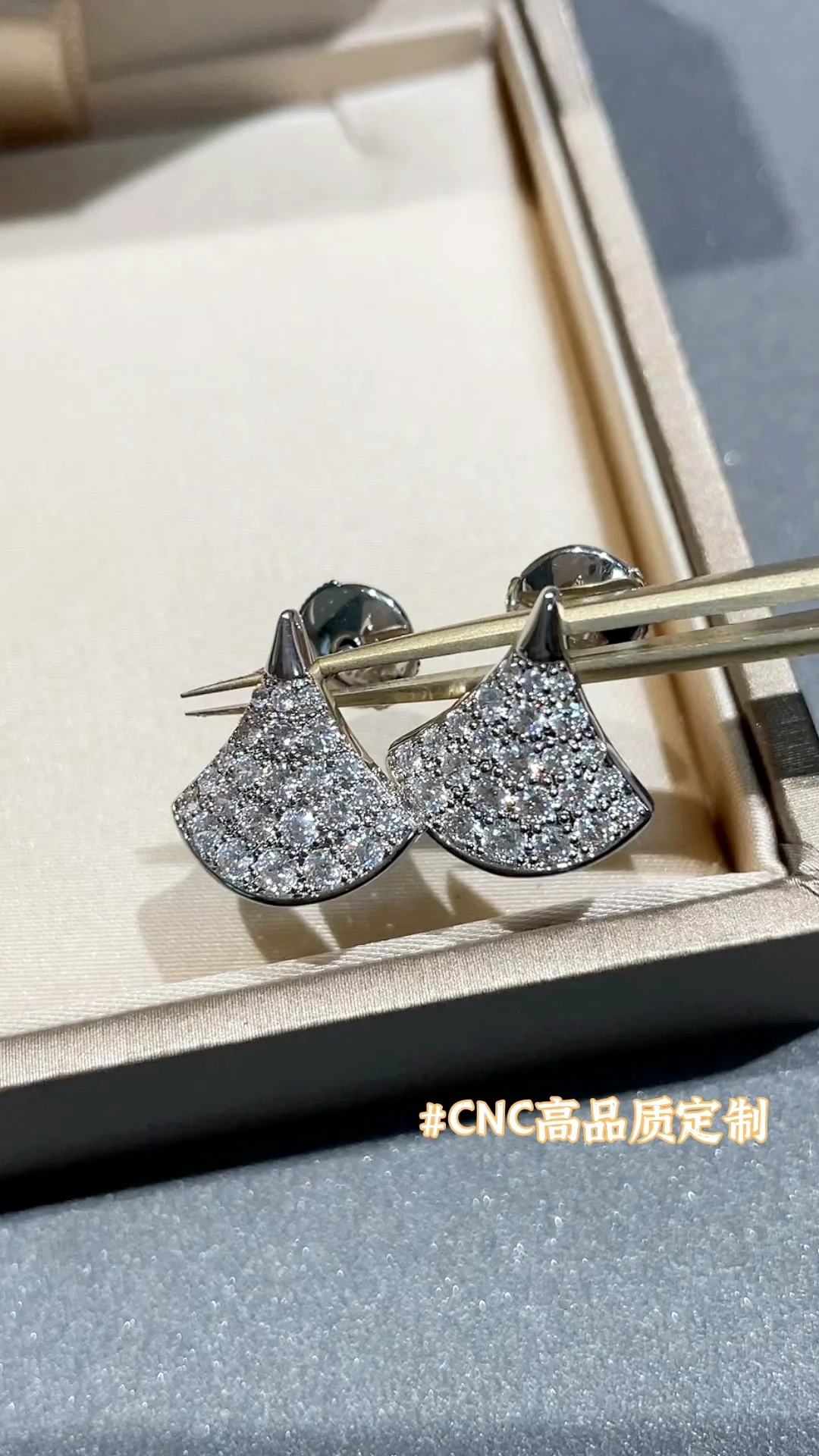 Серьги Bvlgari 005