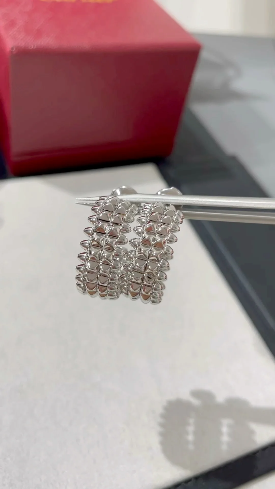 Серьги Cartier 054