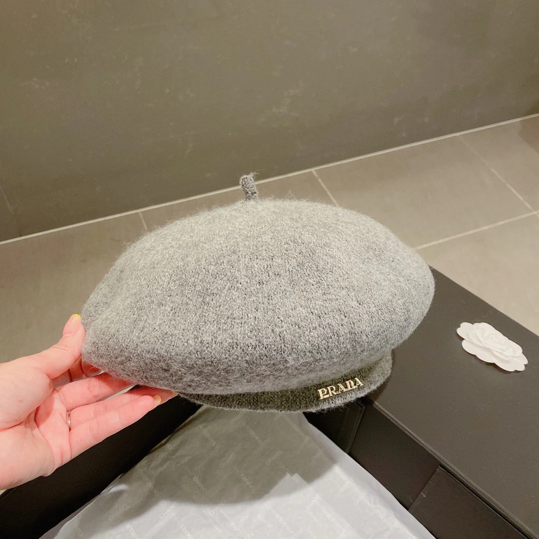 Prada - Вязаный берет - Серый