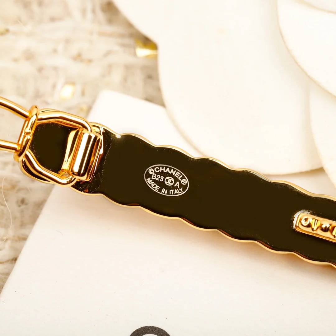 Заколка для волос Chanel 006