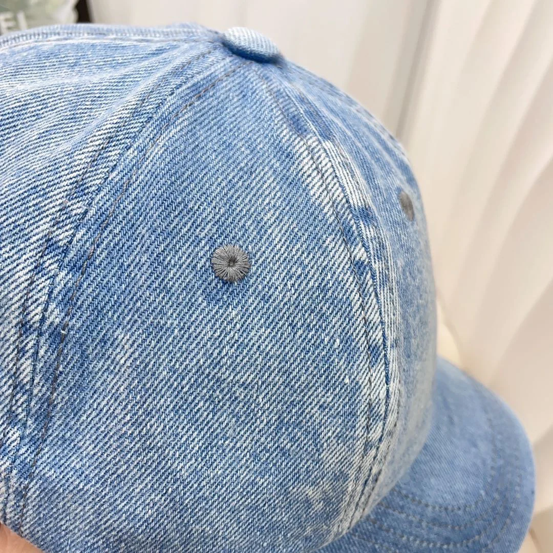 Miu Miu - Новая джинсовая бейсболка 2024 года