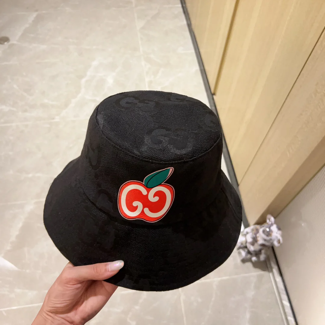 Новинка сезона весна/лето 2023 от Gucci - Панама Apple - Черная