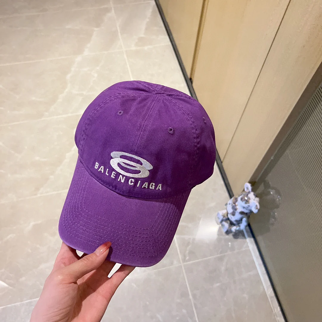 Париж - Новинки сезона весна/лето 2023 - Вышитая шапка/шарф.