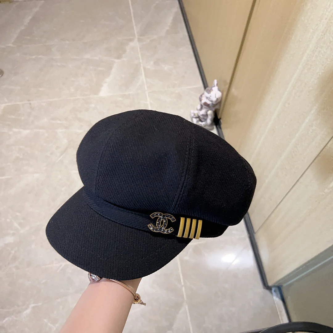 Новый восьмиугольный берет Chanel 2023 года - черный