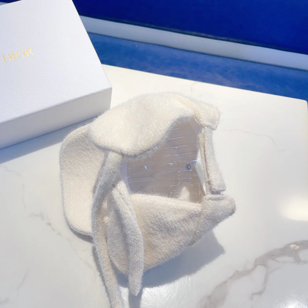 Chanel - Шапка с ушками - Белая