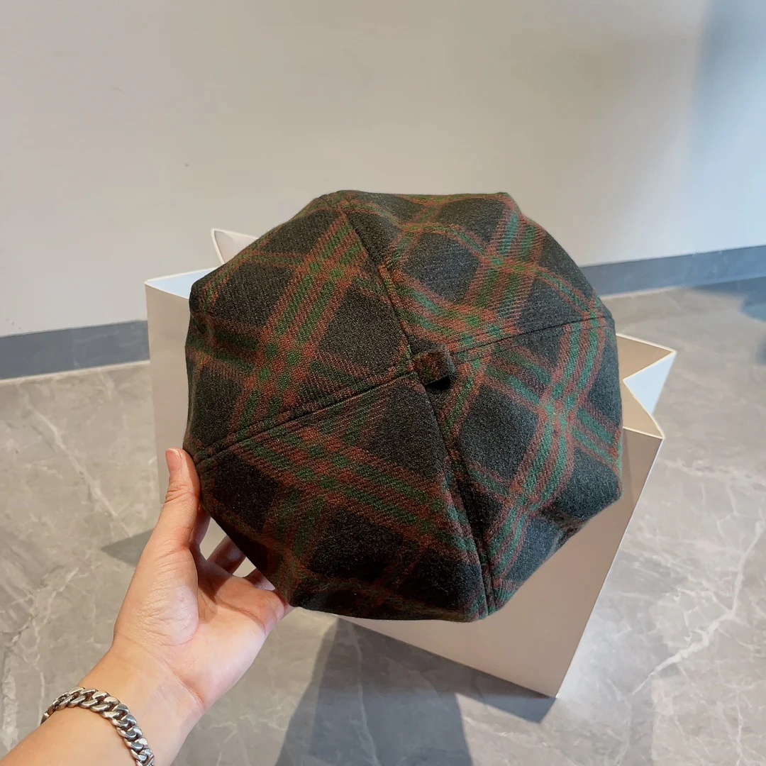 Восьмиугольный берет Burberry в клетку - черный