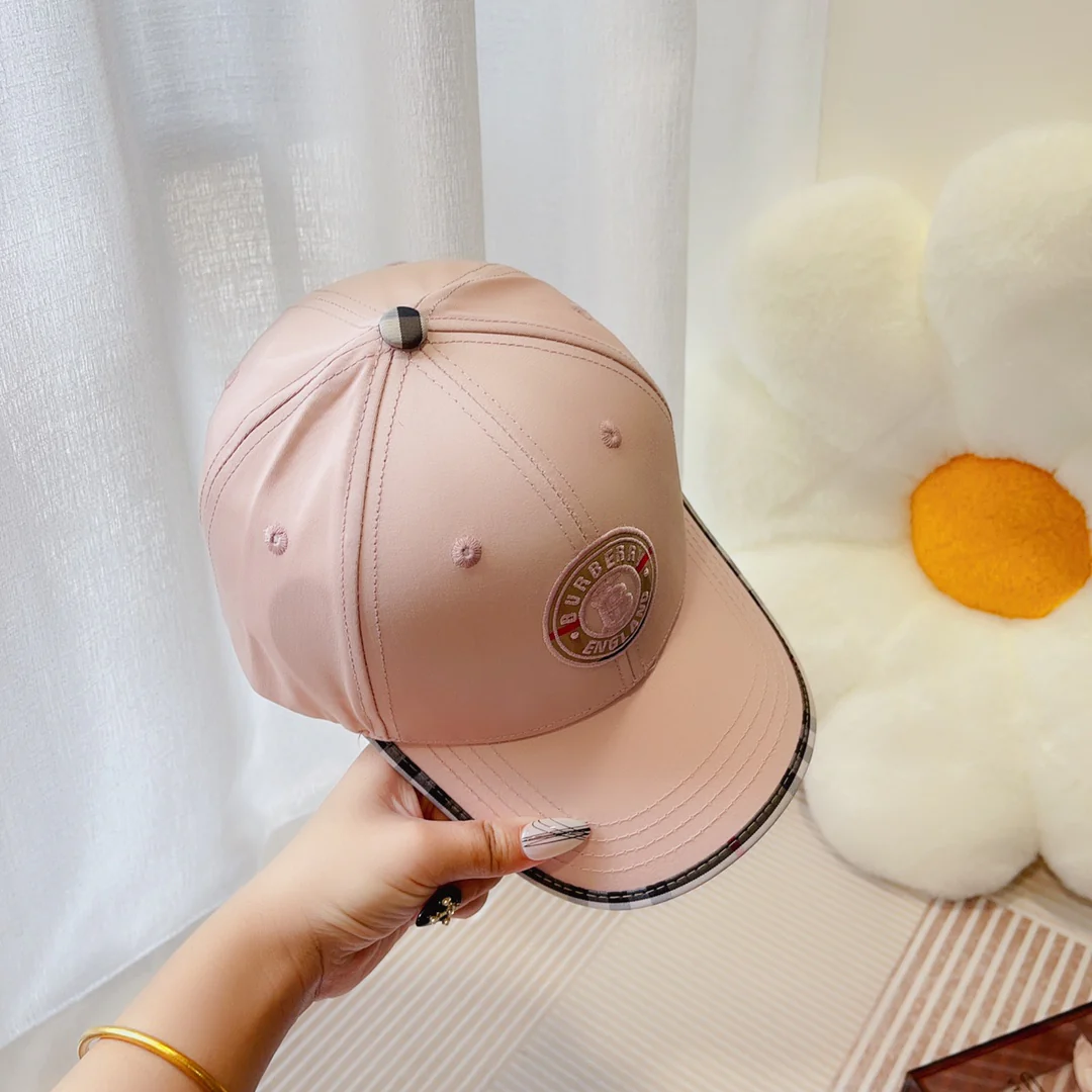 Новинка сезона весна/лето 2023 от Burberry - Худи