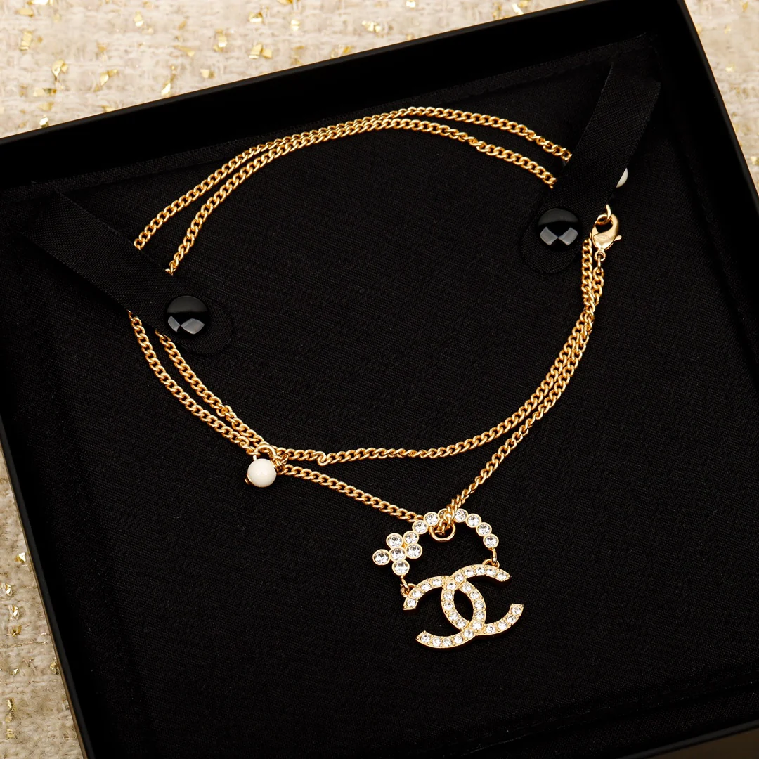 Chanel - Колье 390