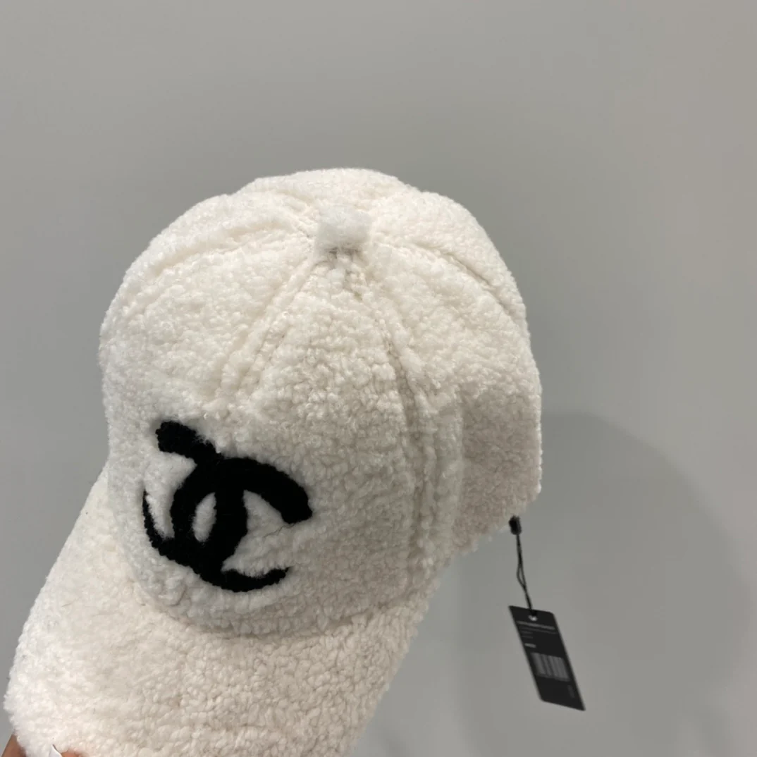 Chanel - Бейсболка из овечьей шерсти - Белая