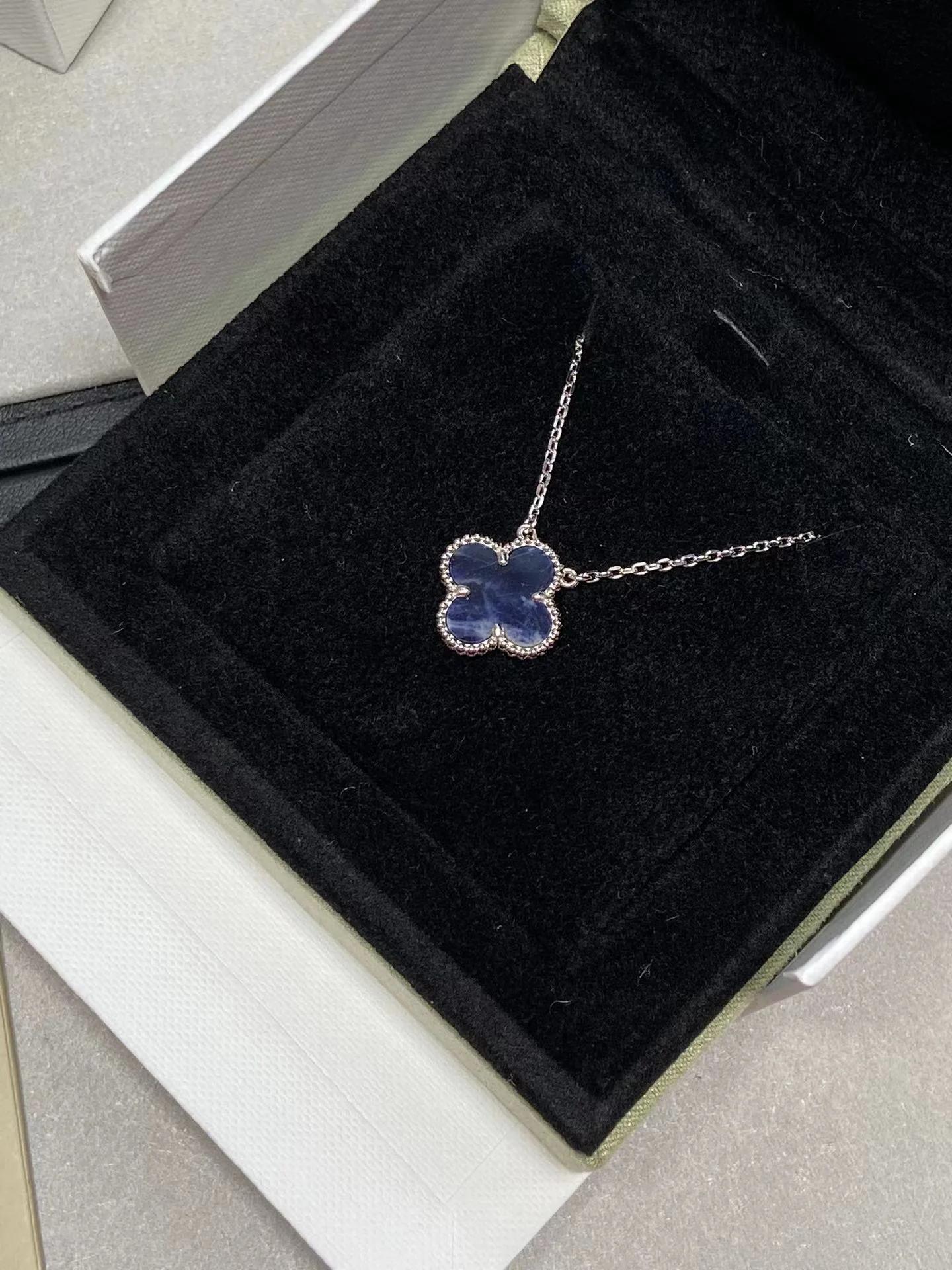 VCA-Ожерелье 012