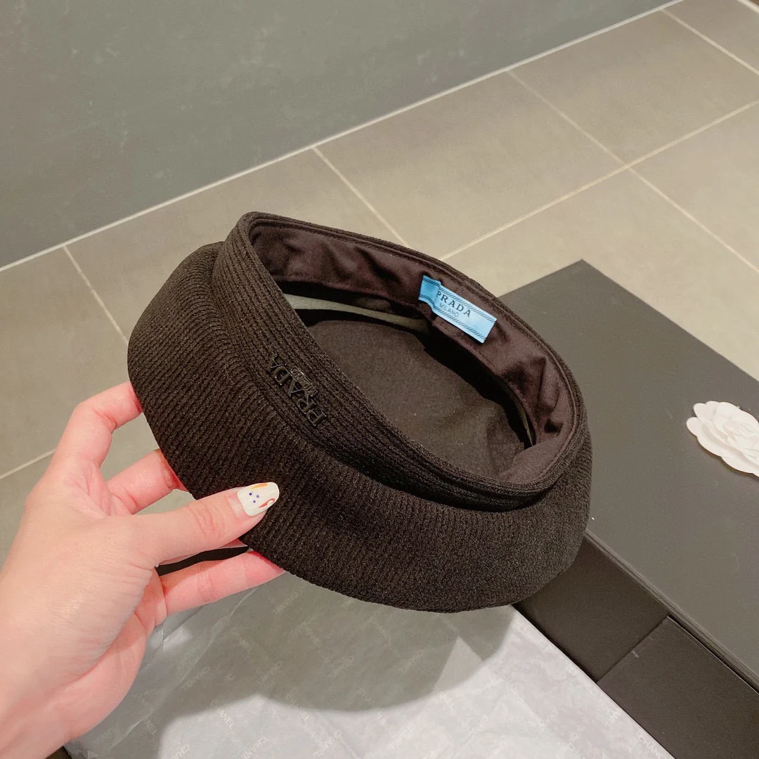 Берет Prada из вельвета - черный - 1