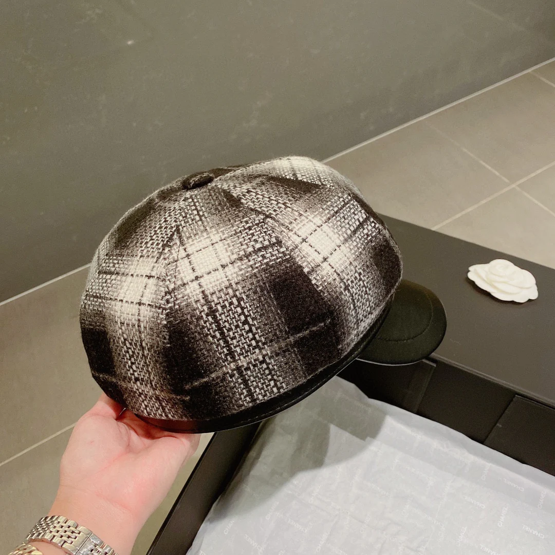 Берет в клетку Burberry - черный