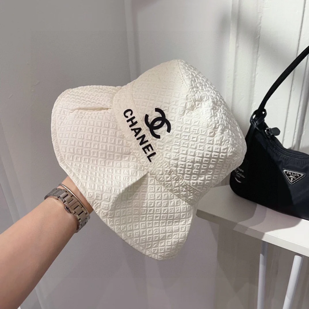 Chanel - Рыбацкая шляпа из плиссированной ткани - Белая