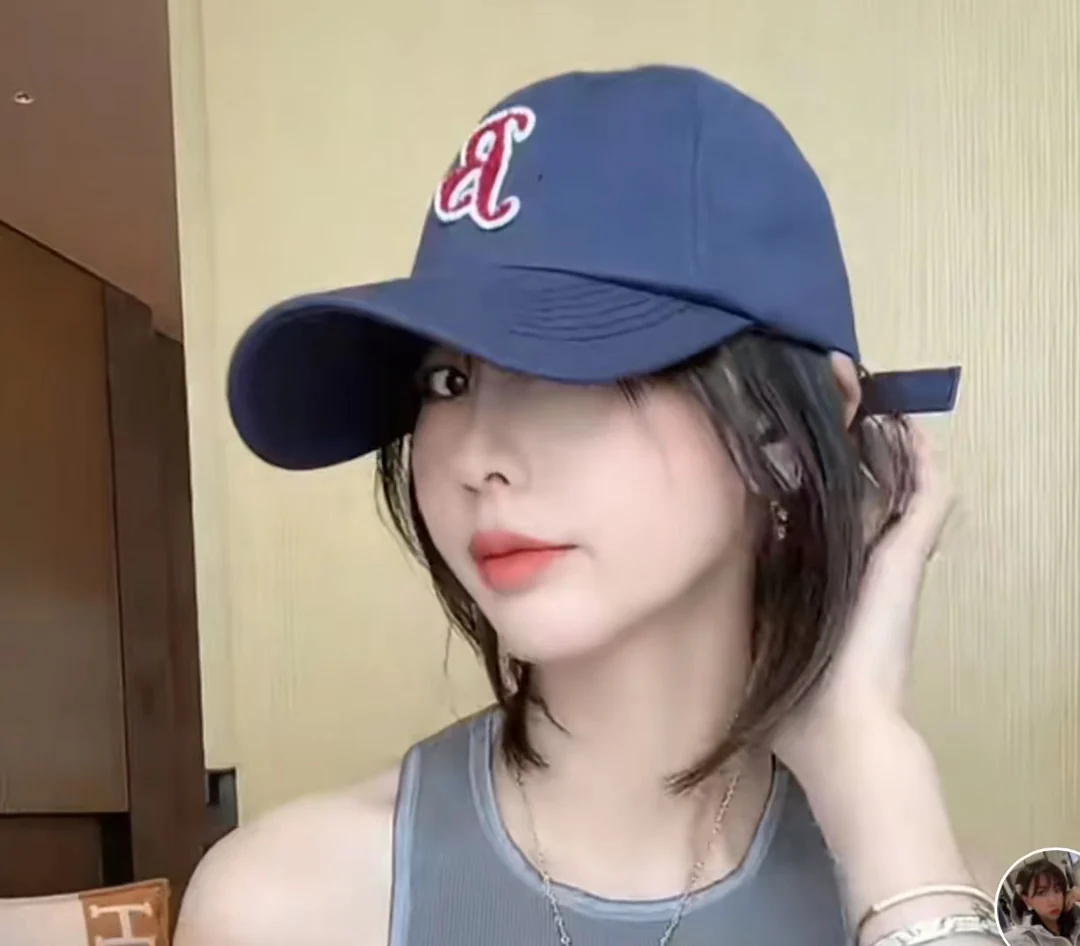 Balenciaga - Новая бейсболка с логотипом - Делает кожу более сияющей