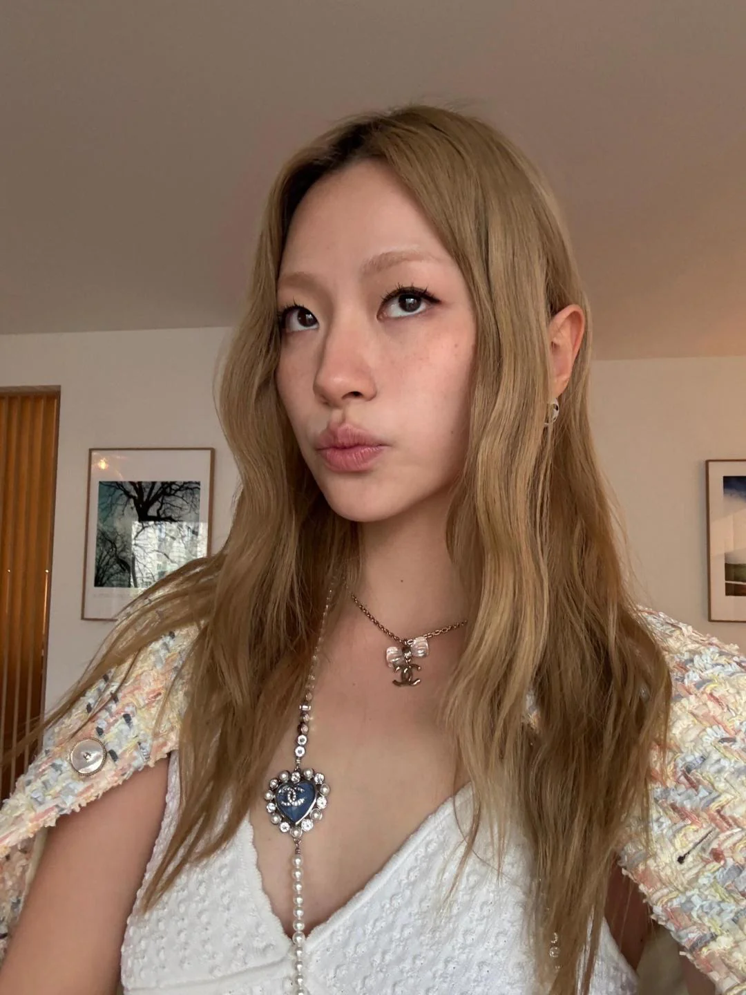 Колье Chanel с сердечком и жемчугом, украшенное стразами, артикул 2506017