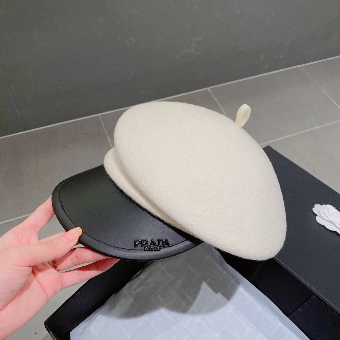 Prada - Шерстяная военная кепка с плоским верхом - Белая