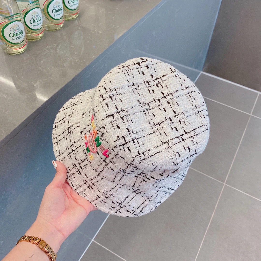 Chanel - Шерстяная рыбацкая шляпа - Белая