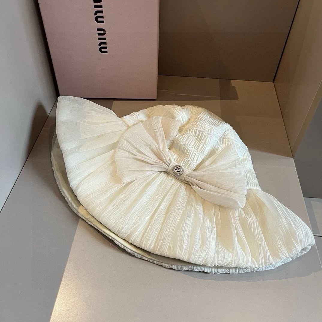 Miu Miu - Новая элегантная солнцезащитная шляпа 2024 года - белая