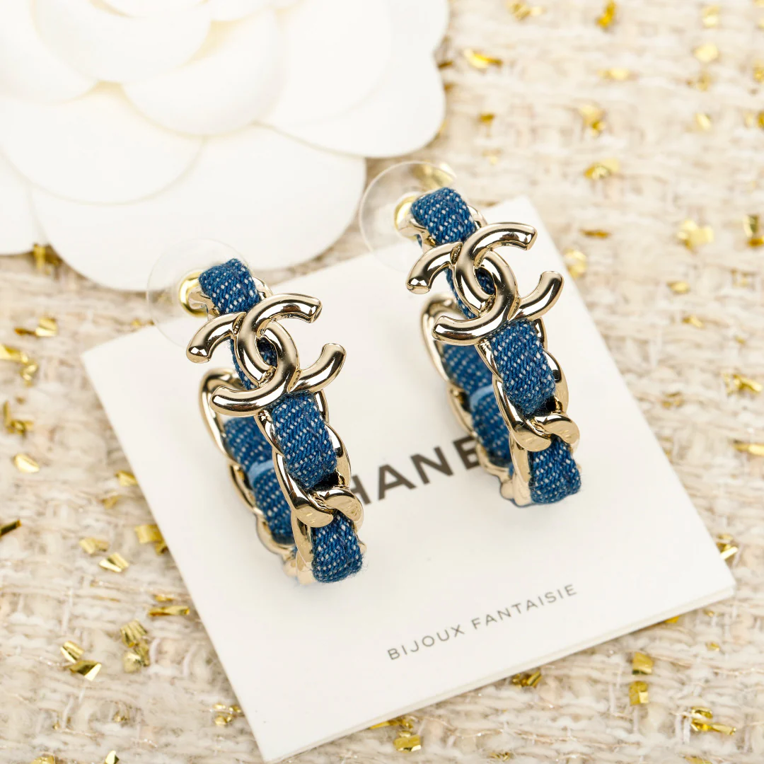 Chanel - Серьги-цепочки из джинсовой ткани и кожи (25 пенсов)